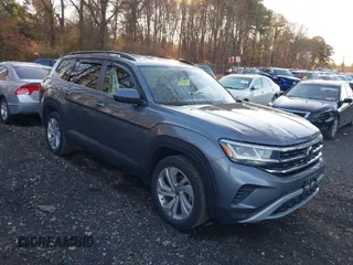 2021 Volkswagen Atlas 3.6L V6 SE w/Technology with VIN 1V2HR2CA7MC541252, listed as a IAAI auction lot 41217169 with 70,371 mi miles. Bid and sale history available at carsss.com. Image 1.