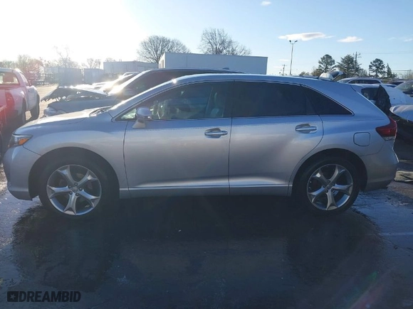 2013 Toyota Venza LE with VIN 4T3BK3BB8DU090776, listed as a IAAI auction lot 41697063 with 122,479 mi miles. Bid and sale history available at carsss.com. Image 14.