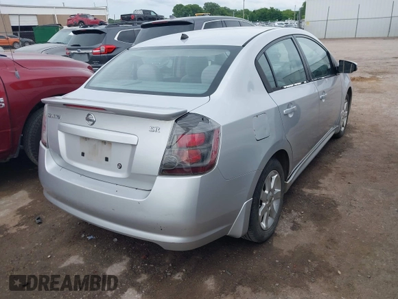 2010 Nissan Sentra S z VIN 3N1AB6AP1AL695996, wystawiony jako IAAI lot #42450128 z przebiegiem 199 606 mil mil oraz . Historia ofert i sprzedaży dostępna na DreamBid. Obrazek 4.