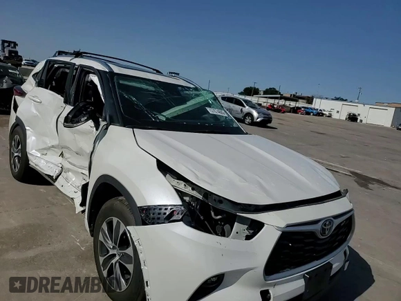 2021 Toyota Highlander XLE with VIN 5TDGZRAH6MS051275, listed as a Copart auction lot 57674685 with 72,302 mi miles and Salvage title. Bid and sale history available at DreamBid. Image 14.
