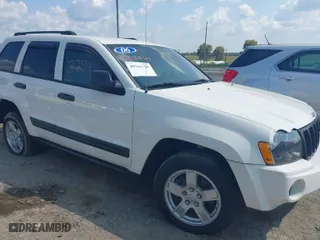 2006 Jeep Grand Cherokee Laredo with VIN 1J4GR48K36C334509, listed as a IAAI auction lot 40343794 with 202,746 mi miles. Bid and sale history available at carsss.com. Image 1.