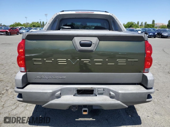 2002 Chevrolet Avalanche z VIN 3GNEK13T72G223136, wystawiony jako Copart lot #58119825 z przebiegiem 382 148 mil mil oraz Szkoda całkowita • Salvage title. Historia ofert i sprzedaży dostępna na DreamBid. Obrazek 6.