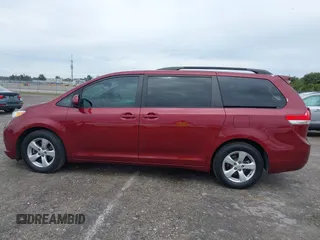 2012 Toyota Sienna LE AAS with VIN 5TDKK3DC2CS193746, listed as a IAAI auction lot 41656325 with 170,049 mi miles. Bid and sale history available at carsss.com. Image 14.