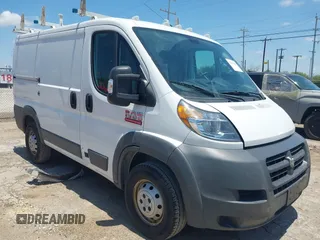 2015 Ram ProMaster Cargo z VIN 3C6TRVNG6FE519812, wystawiony jako IAAI lot #42379345 z przebiegiem 179 003 mil mil oraz . Historia ofert i sprzedaży dostępna na DreamBid. Obrazek 1.