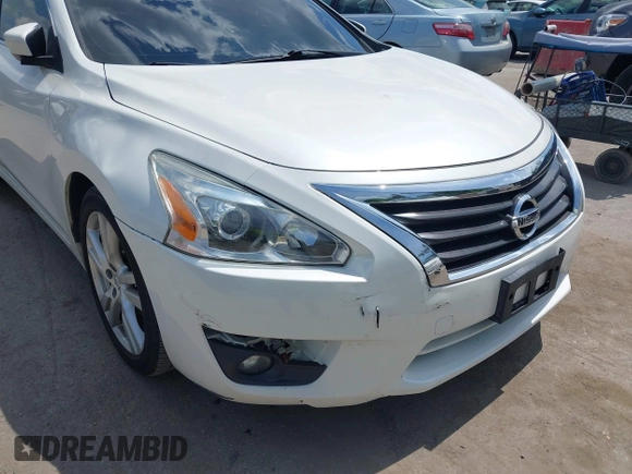 2015 Nissan Altima SL with VIN 1N4BL3AP6FC205820, listed as a IAAI auction lot 42188752 with 155,737 mi miles and . Bid and sale history available at carsss.com. Image 18.