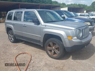 2016 Jeep Patriot Sport z VIN 1C4NJPBA8GD775084, wystawiony jako IAAI lot #42700983 z przebiegiem 102 532 mil mil oraz . Historia ofert i sprzedaży dostępna na DreamBid. Obrazek 1.