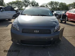 2008 Scion tC Spec z VIN JTKDE167X80254624, wystawiony jako Copart lot #57337755 z przebiegiem 205 339 mil mil oraz Szkoda całkowita • Salvage title. Historia ofert i sprzedaży dostępna na DreamBid. Obrazek 5.