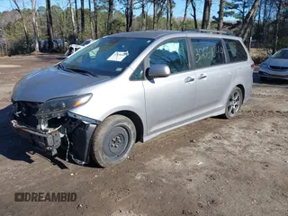 2018 Toyota Sienna SE z VIN 5TDXZ3DC3JS927325, wystawiony jako IAAI lot #41708684 z przebiegiem 95 929 mil mil oraz . Historia ofert i sprzedaży dostępna na DreamBid. Obrazek 17.