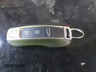 2025 Porsche Cayenne E-Hybrid Hybrid z VIN WP1AE2AY2SDA16359, wystawiony jako IAAI lot #41886547 z przebiegiem 2 828 mil mil oraz . Historia ofert i sprzedaży dostępna na DreamBid. Obrazek 11.