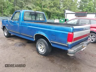 1990 Ford F-150 z VIN 1FTEF15N5LNB22374, wystawiony jako IAAI lot #42443032 z przebiegiem 97 868 mil mil oraz . Historia ofert i sprzedaży dostępna na DreamBid. Obrazek 3.