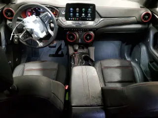 2024 Chevrolet Blazer RS z VIN 3GNKBKRS7RS160053, wystawiony jako Copart lot #43131605 z przebiegiem 18 443 mil mil oraz Szkoda całkowita • Salvage title. Historia ofert i sprzedaży dostępna na DreamBid. Obrazek 8.
