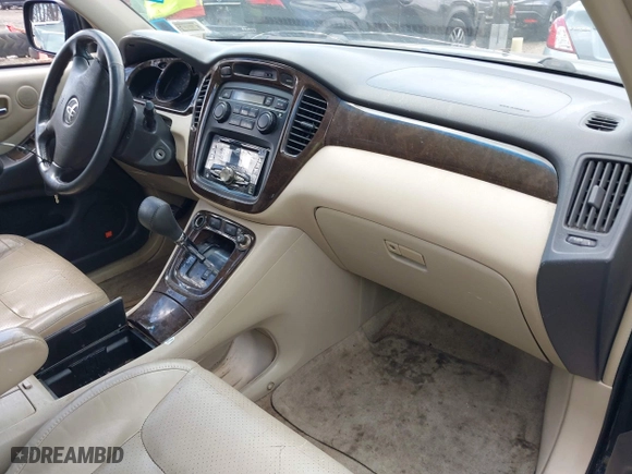 2003 Toyota Highlander with VIN JTEHF21A330140984, listed as a IAAI auction lot 42060638 with 215,694 mi miles. Bid and sale history available at carsss.com. Image 5.