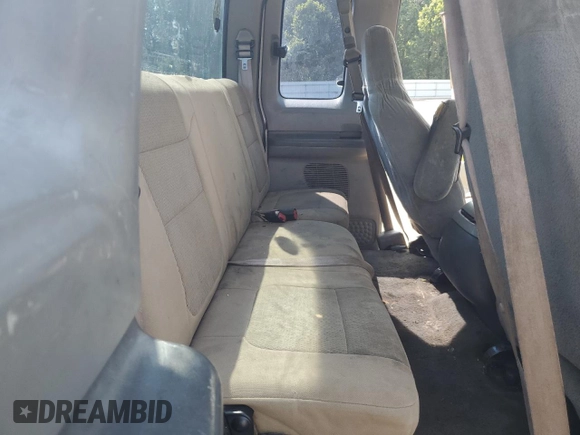 1999 Ford F-250 XL with VIN 1FTNX21LXXEC76365, listed as a Copart auction lot 63945125 with 522,235 mi miles and Clean title. Bid and sale history available at DreamBid. Image 10.