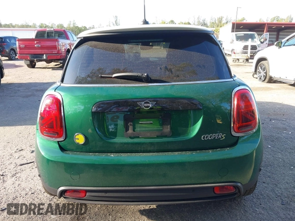 2022 MINI Hardtop Cooper SE with VIN WMW13DJ04N2S26388, listed as a IAAI auction lot 42123462 with 23,129 mi miles and . Bid and sale history available at DreamBid. Image 17.
