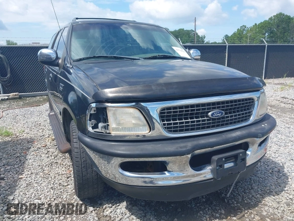 1998 Ford Expedition XLT with VIN 1FMRU176XWLB30950, listed as a IAAI auction lot 42704595 with 303,838 mi miles and . Bid and sale history available at DreamBid. Image 6.