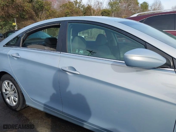 2011 Hyundai Sonata GLS PZEV with VIN 5NPEB4AC3BH120221, listed as a IAAI auction lot 41575151 with 98,804 mi miles. Bid and sale history available at carsss.com. Image 13.