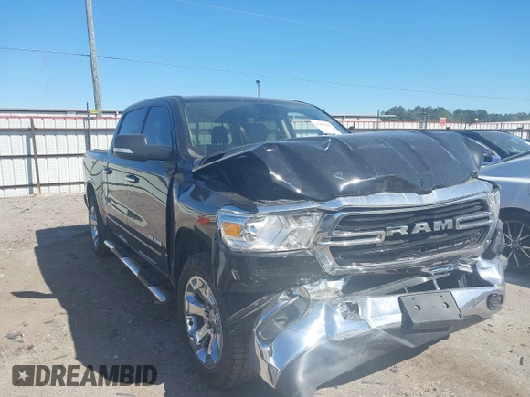 2020 Ram 1500 Big Horn z VIN 1C6SRFFT7LN137051, wystawiony jako IAAI lot #41839681 z przebiegiem 45 385 mil mil oraz . Historia ofert i sprzedaży dostępna na DreamBid. Obrazek 1.