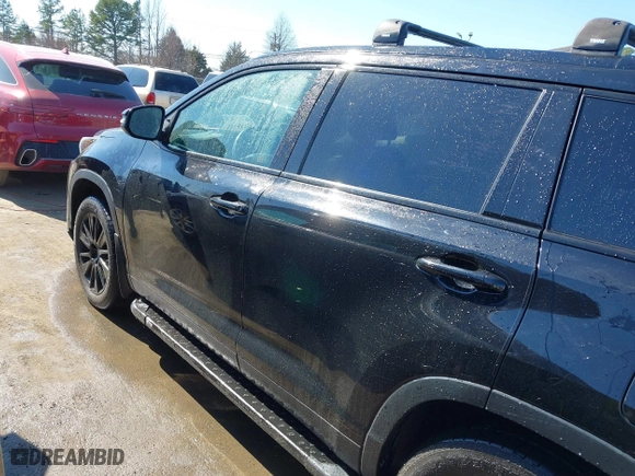 2019 Toyota Highlander SE with VIN 5TDJZRFH1KS970824, listed as a IAAI auction lot 41658366 with 156,543 mi miles. Bid and sale history available at carsss.com. Image 14.