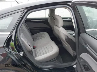 2016 Ford Fusion S z VIN 3FA6P0G71GR337835, wystawiony jako IAAI lot #41717996 z przebiegiem 146 505 mil mil oraz . Historia ofert i sprzedaży dostępna na DreamBid. Obrazek 8.