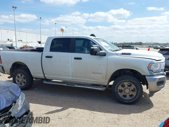 2024 Ram 2500 Big Horn with VIN 3C6UR5DJ9RG373903, listed as a IAAI auction lot 41826324 with 12,889 mi miles. Bid and sale history available at carsss.com. Image 13.