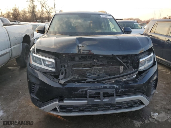2021 Volkswagen Atlas 3.6L V6 SE w/Technology with VIN 1V2HR2CA2MC564468, listed as a Copart auction lot 41998125 with 69,795 mi miles and Salvage Title. Bid and sale history available at carsss.com. Image 5.