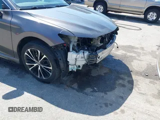 2018 Toyota Camry LE z VIN 4T1B11HK2JU113469, wystawiony jako IAAI lot #41912957 z przebiegiem 158 323 mil mil oraz . Historia ofert i sprzedaży dostępna na DreamBid. Obrazek 18.