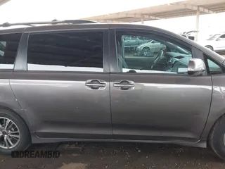 2011 Toyota Sienna SE with VIN 5TDXK3DC6BS113711, listed as a IAAI auction lot 41809910 with 174,746 mi miles. Bid and sale history available at carsss.com. Image 13.