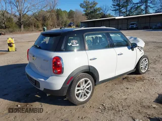 2015 MINI Countryman z VIN WMWZB3C53FWR43884, wystawiony jako IAAI lot #41296213 z przebiegiem 111 934 mil mil oraz . Historia ofert i sprzedaży dostępna na DreamBid. Obrazek 4.