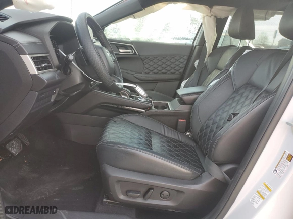 2023 Mitsubishi Outlander SEL with VIN JA4J3VA87PZ015317, listed as a Copart auction lot 83313744 with 44,240 mi miles and Salvage Title. Bid and sale history available at carsss.com. Image 7.