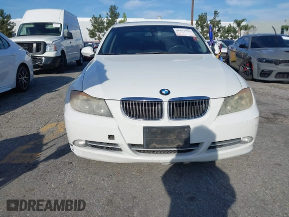 2008 BMW 3 Series 335i with VIN WBAVB73508VH25502, listed as a IAAI auction lot 41851909 with 184,673 mi miles and . Bid and sale history available at DreamBid. Image 6.