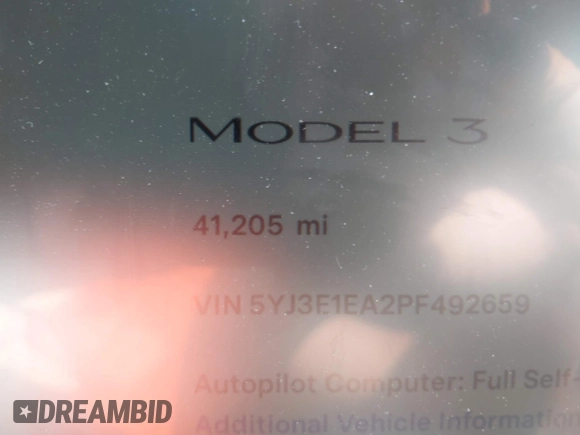 2023 Tesla Model 3 z VIN 5YJ3E1EA2PF492659, wystawiony jako IAAI lot #42284833 z przebiegiem 41 205 mil mil oraz . Historia ofert i sprzedaży dostępna na DreamBid. Obrazek 15.