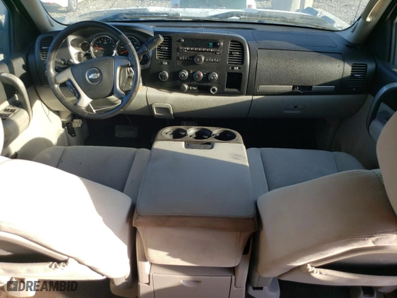 2008 Chevrolet Silverado 2500HD Work Truck with VIN 1GCHK23K18F216292, listed as a Copart auction lot 75027764 with NaN miles and Non Repairable. Bid and sale history available at carsss.com. Image 8.