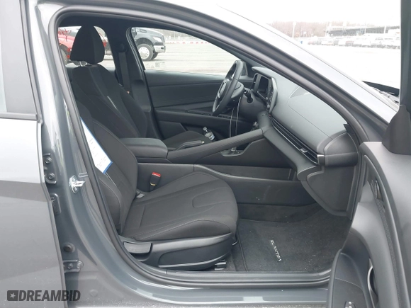 2025 Hyundai Elantra SEL Sport with VIN KMHLM4DG0SU900775, listed as a IAAI auction lot 41727944 with 1,461 mi miles. Bid and sale history available at carsss.com. Image 5.
