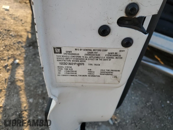 2001 Chevrolet Silverado 1500HD LS z VIN 1GCGC13U21F143976, wystawiony jako Copart lot #85952204 z przebiegiem Nie podano mil oraz Nie do naprawy • Non repairable. Historia ofert i sprzedaży dostępna na DreamBid. Obrazek 13.
