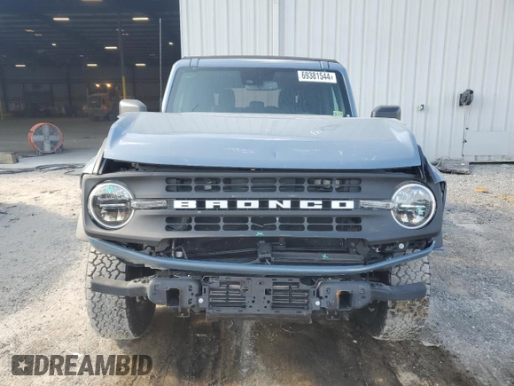 2024 Ford Bronco with VIN 1FMEE1BP7RLA20924, listed as a Copart auction lot 69381544 with 8,042 mi miles and Salvage title. Bid and sale history available at DreamBid. Image 5.
