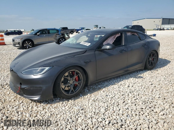 2023 Tesla Model S Plaid z VIN 5YJSA1E61PF528022, wystawiony jako Copart lot #53088135 z przebiegiem Nie podano mil oraz Czysty tytuł • Clean title. Historia ofert i sprzedaży dostępna na DreamBid. Obrazek 1.