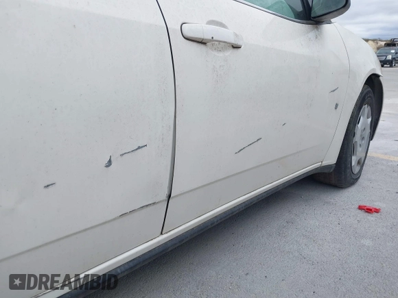 2008 Pontiac G6 1SV Value Leader z VIN 1G2ZF57B084285978, wystawiony jako IAAI lot #41726455 z przebiegiem 199 910 mil mil oraz . Historia ofert i sprzedaży dostępna na DreamBid. Obrazek 12.
