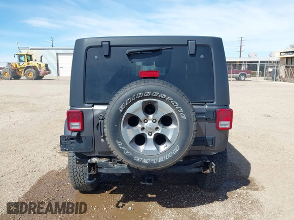 2017 Jeep Wrangler Unlimited Sahara with VIN 1C4BJWEG7HL641347, listed as a IAAI auction lot 41833356 with 84,735 mi miles. Bid and sale history available at carsss.com. Image 17.