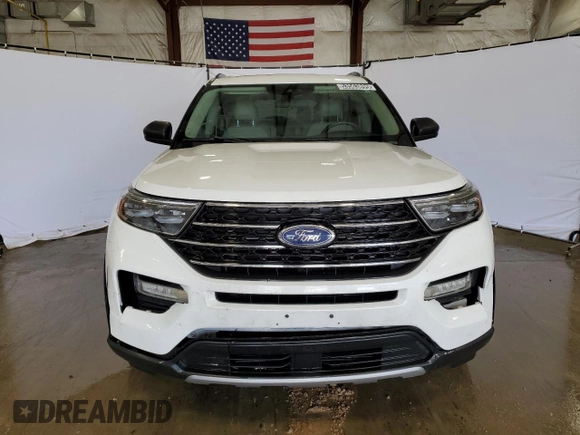 2021 Ford Explorer XLT z VIN 1FMSK8DH8MGB32529, wystawiony jako Copart lot #53563895 z przebiegiem 97 396 mil mil oraz Czysty tytuł • Clean title. Historia ofert i sprzedaży dostępna na DreamBid. Obrazek 5.