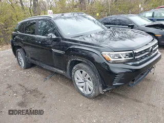 2023 Volkswagen Atlas SE with VIN 1V2HE2CA1PC210232, listed as a IAAI auction lot 40966039 with 4,064 mi miles and . Bid and sale history available at DreamBid. Image 1.