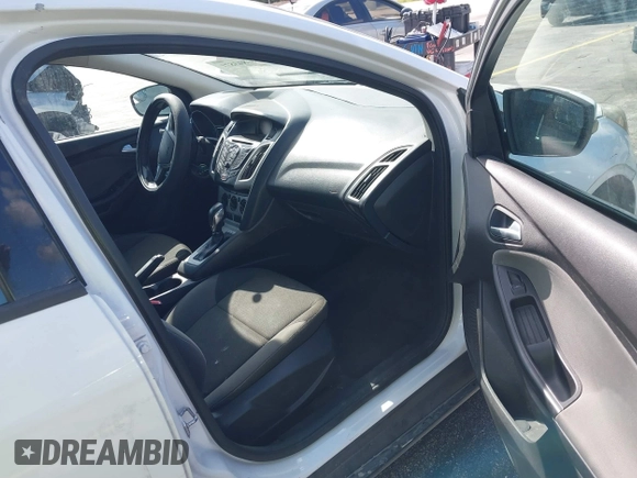 2013 Ford Focus SE with VIN 1FADP3F20DL125792, listed as a IAAI auction lot 40843871 with Not Provided miles. Bid and sale history available at carsss.com. Image 5.