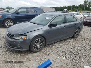 2016 Volkswagen Jetta Sport z VIN 3VWD17AJ3GM393785, wystawiony jako Copart lot #61476845 z przebiegiem Nie podano mil oraz Czysty tytuł • Clean title. Historia ofert i sprzedaży dostępna na DreamBid. Obrazek 1.