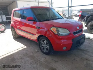 2010 Kia Soul + with VIN KNDJT2A20A7173985, listed as a IAAI auction lot 41850538 with 269,192 mi miles. Bid and sale history available at carsss.com. Image 1.