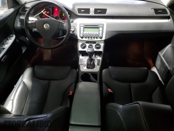 2008 Volkswagen Passat Komfort with VIN WVWLK73C88E240272, listed as a Copart auction lot 57714685 with 155,441 mi miles and Clean title. Bid and sale history available at DreamBid. Image 8.
