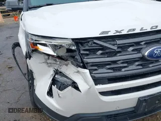 2018 Ford Explorer XLT z VIN 1FM5K7D89JGB09201, wystawiony jako IAAI lot #41796114 z przebiegiem 61 808 mil mil oraz . Historia ofert i sprzedaży dostępna na DreamBid. Obrazek 6.