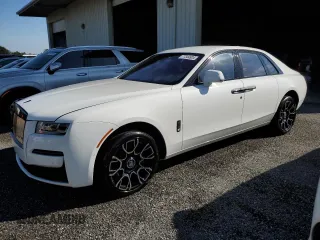 2023 Rolls-Royce Ghost Black Badge z VIN SCATD6C00PU220233, wystawiony jako Copart lot #77344924 z przebiegiem 4438 mil mil oraz Nie do naprawy. Historia ofert i sprzedaży dostępna na DreamBid. Obrazek 1.