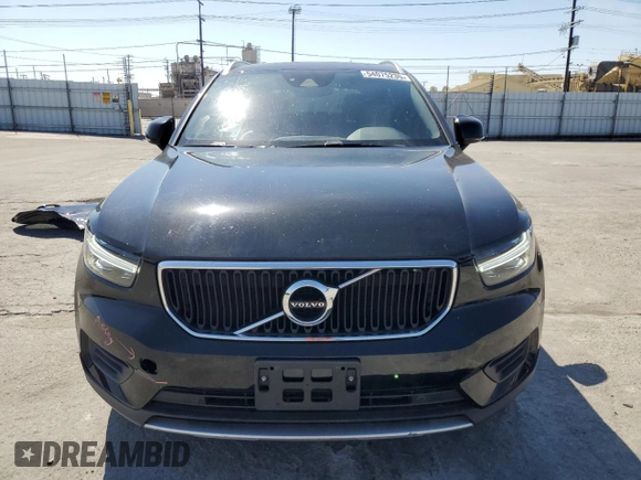 2019 Volvo XC40 Momentum z VIN YV4162UK3K2110085, wystawiony jako Copart lot #54075235 z przebiegiem 32 305 mil mil oraz Szkoda całkowita • Salvage title. Historia ofert i sprzedaży dostępna na DreamBid. Obrazek 5.