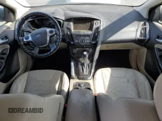 2013 Ford Focus Electric z VIN 1FADP3R45DL353574, wystawiony jako Copart lot #68591674 z przebiegiem 83 353 mil mil oraz Tytuł czysty. Historia ofert i sprzedaży dostępna na DreamBid. Obrazek 8.