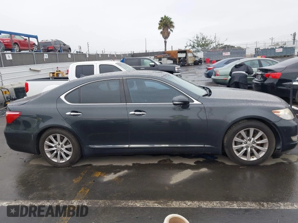 2010 Lexus LS 460 z VIN JTHCL5EF2A5007842, wystawiony jako IAAI lot #41762378 z przebiegiem 102 284 mil mil oraz . Historia ofert i sprzedaży dostępna na DreamBid. Obrazek 13.
