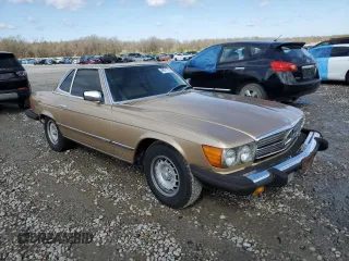1983 Mercedes-Benz 380 SL with VIN WDBBA45AXDB020618, listed as a Copart auction lot 49071775 with 111,064 mi miles and Clean Title. Bid and sale history available at carsss.com. Image 4.
